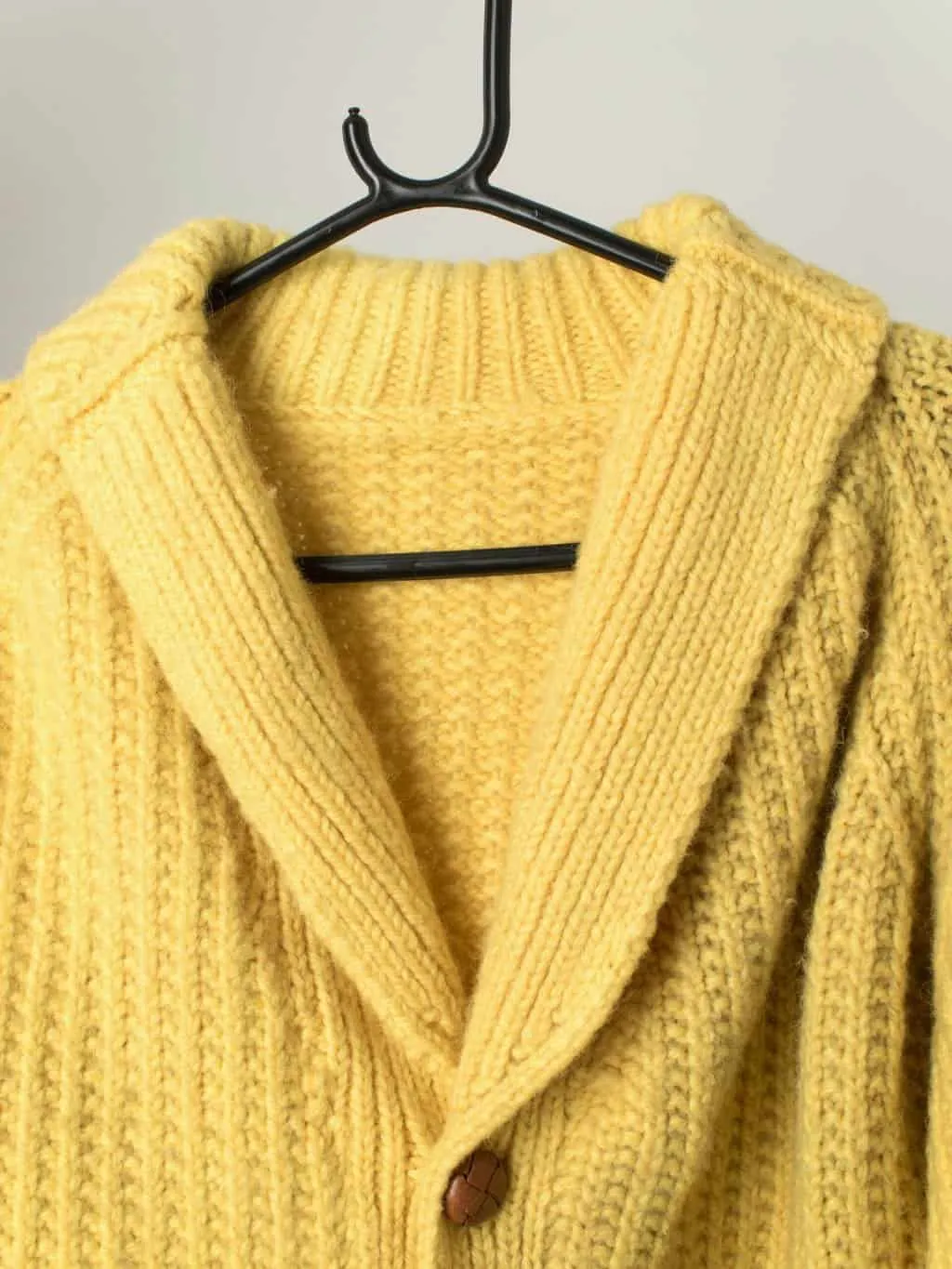 50s hand knitted cardigan in yellow chunky knit wool – Small / Medium