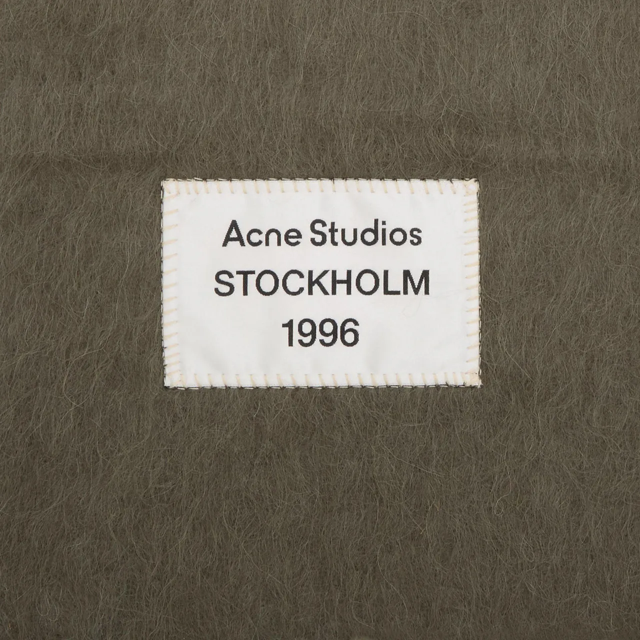 ACNE STUDIOS The Sustainable Edit Viper Logo Scarf - Grey