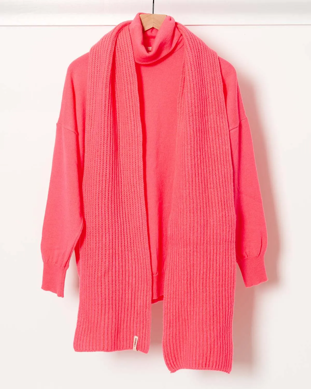 Christoph Scarf - Pink