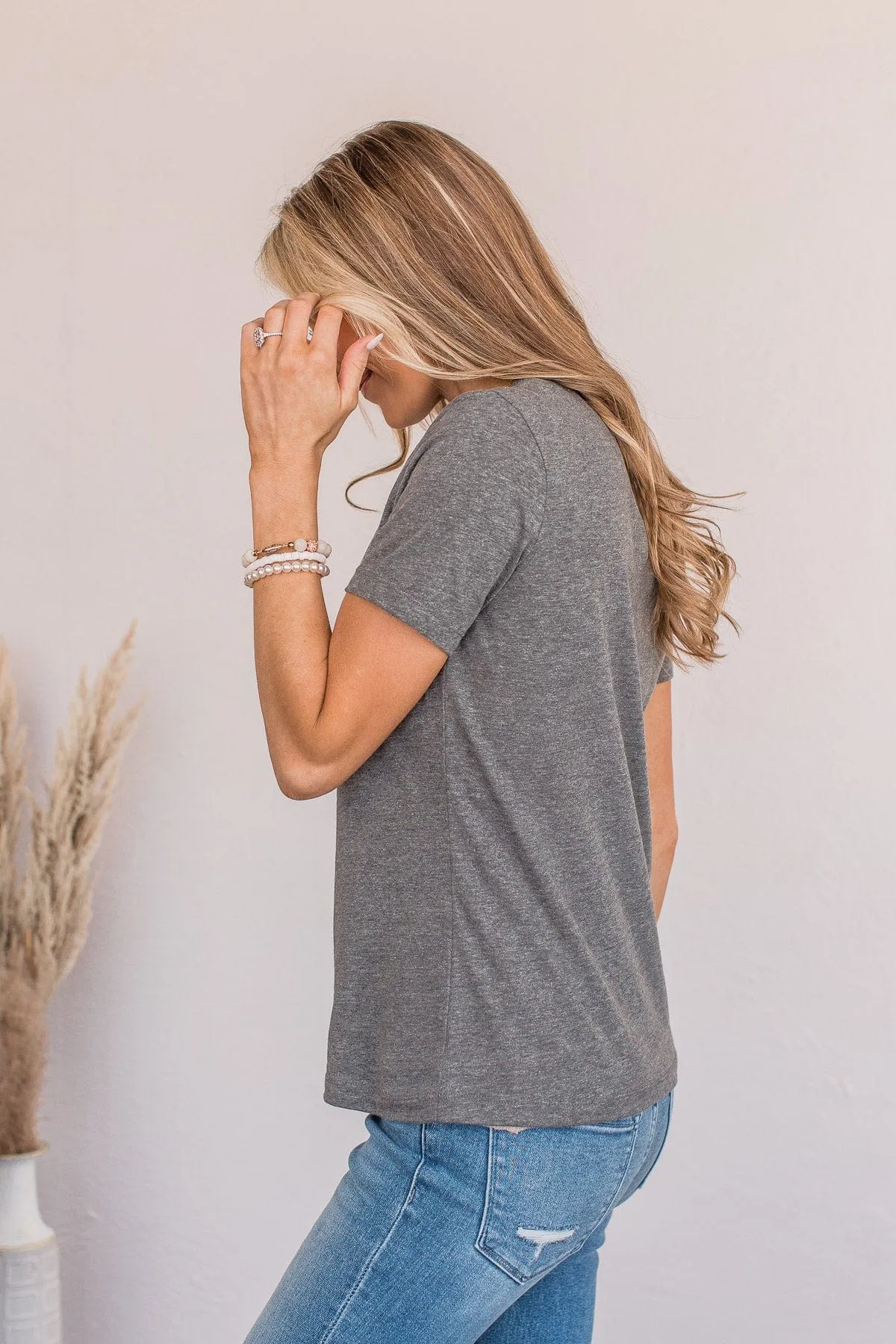 Mama Knows Best Graphic Tee- Heather Gray