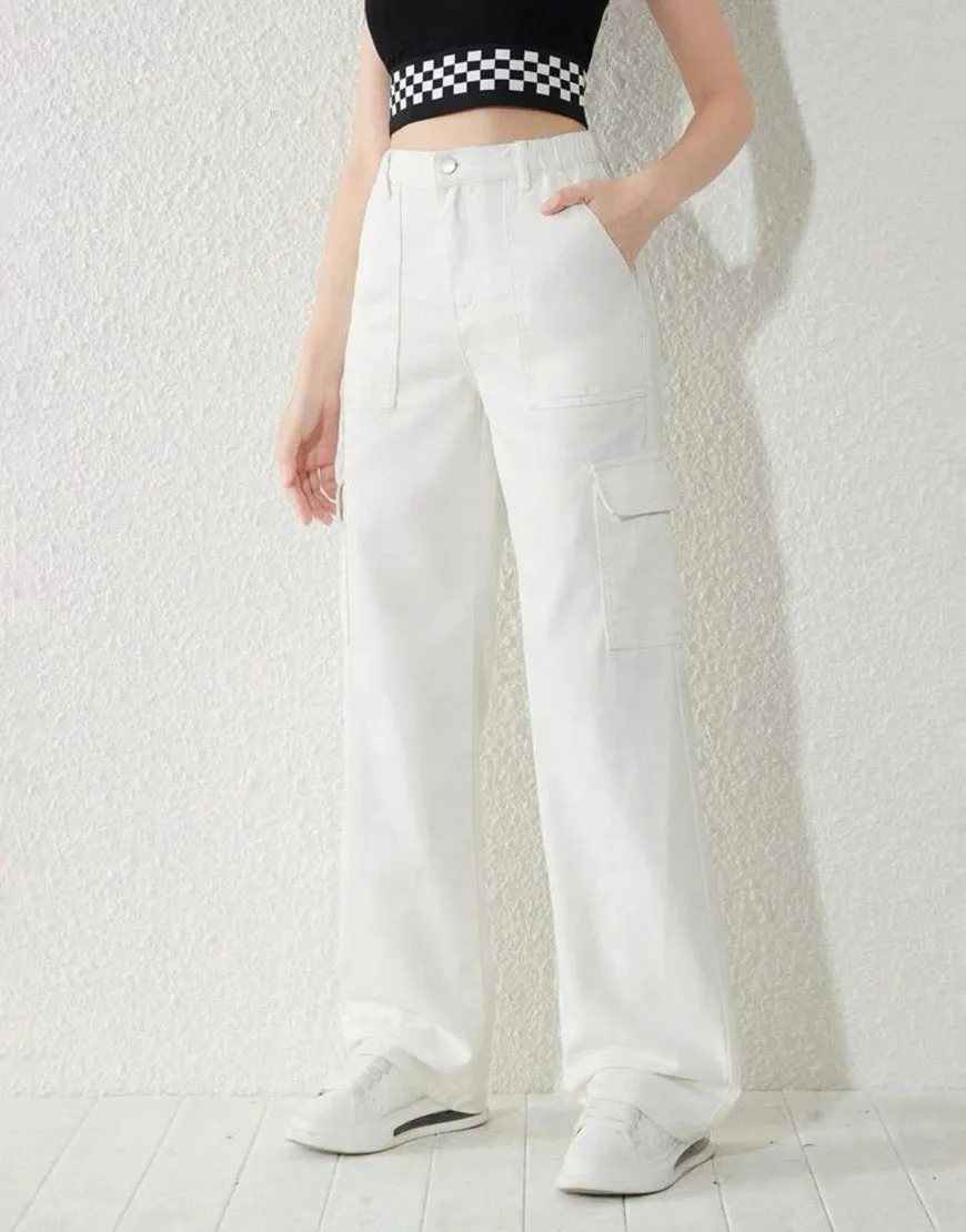 Wide Leg Flap Pocket Cargo Jeans in White